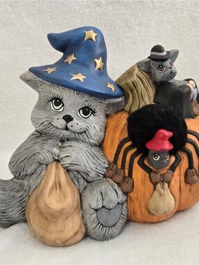 Gray Cat Halloween Figurine with Blue Star Hat - Seasonal Pet Decor